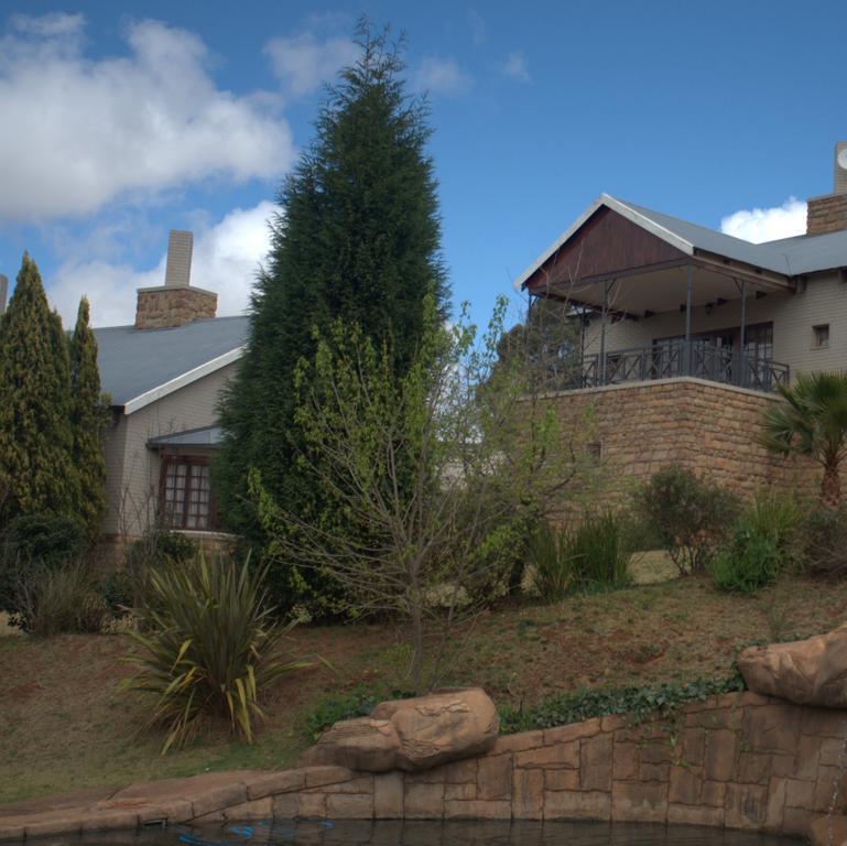 The Highlander Hotel Dullstroom Esterno foto